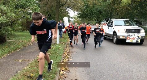 Cross country team adds middle schoolers to streak