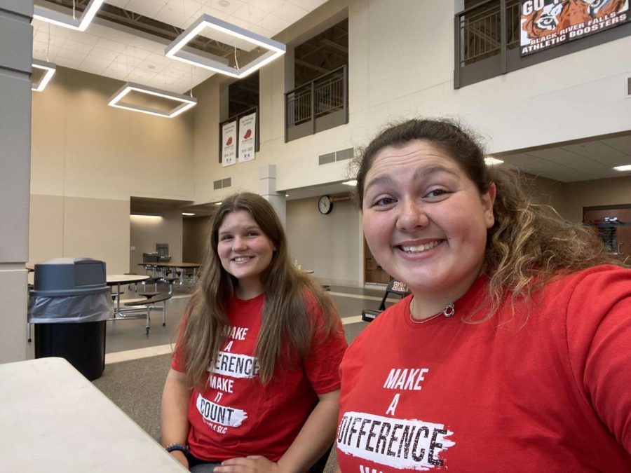 Two FCCLA members, Lauren Bergerson and Natalie Gaier, take action to make a difference in national blood shortage 